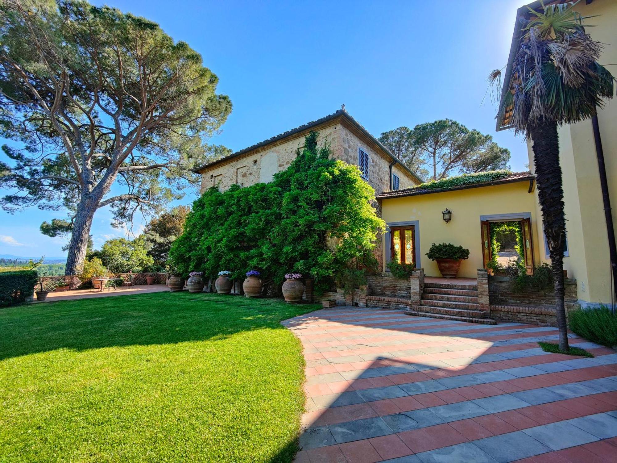 Agriturismo Bio Fattoria Bacio チェルタルド エクステリア 写真