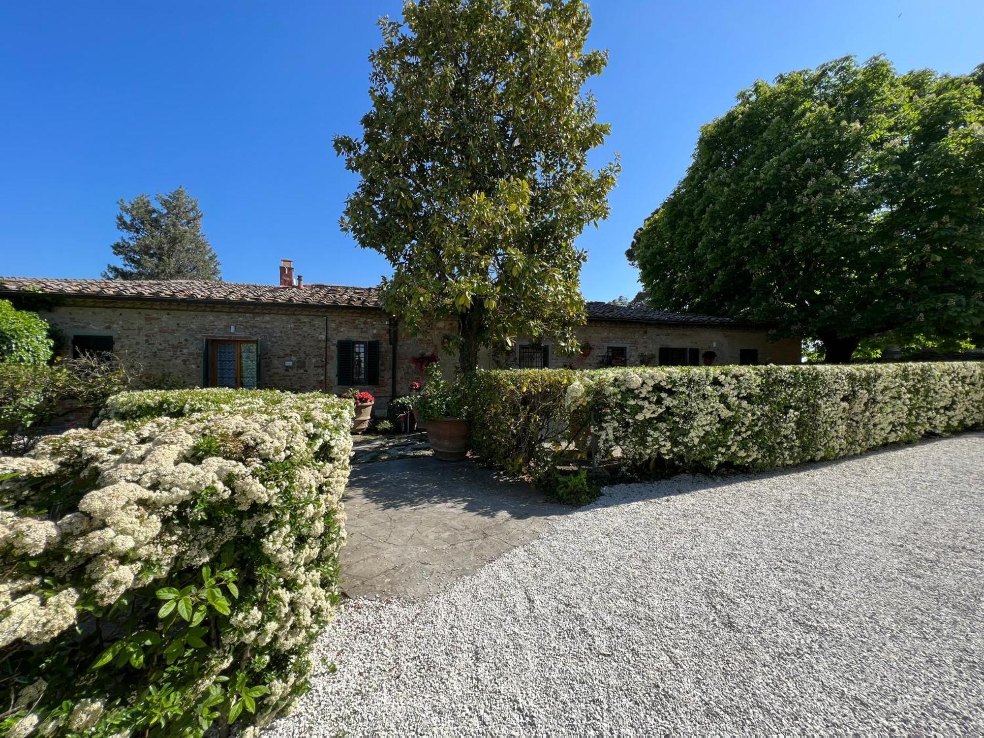 Agriturismo Bio Fattoria Bacio チェルタルド エクステリア 写真