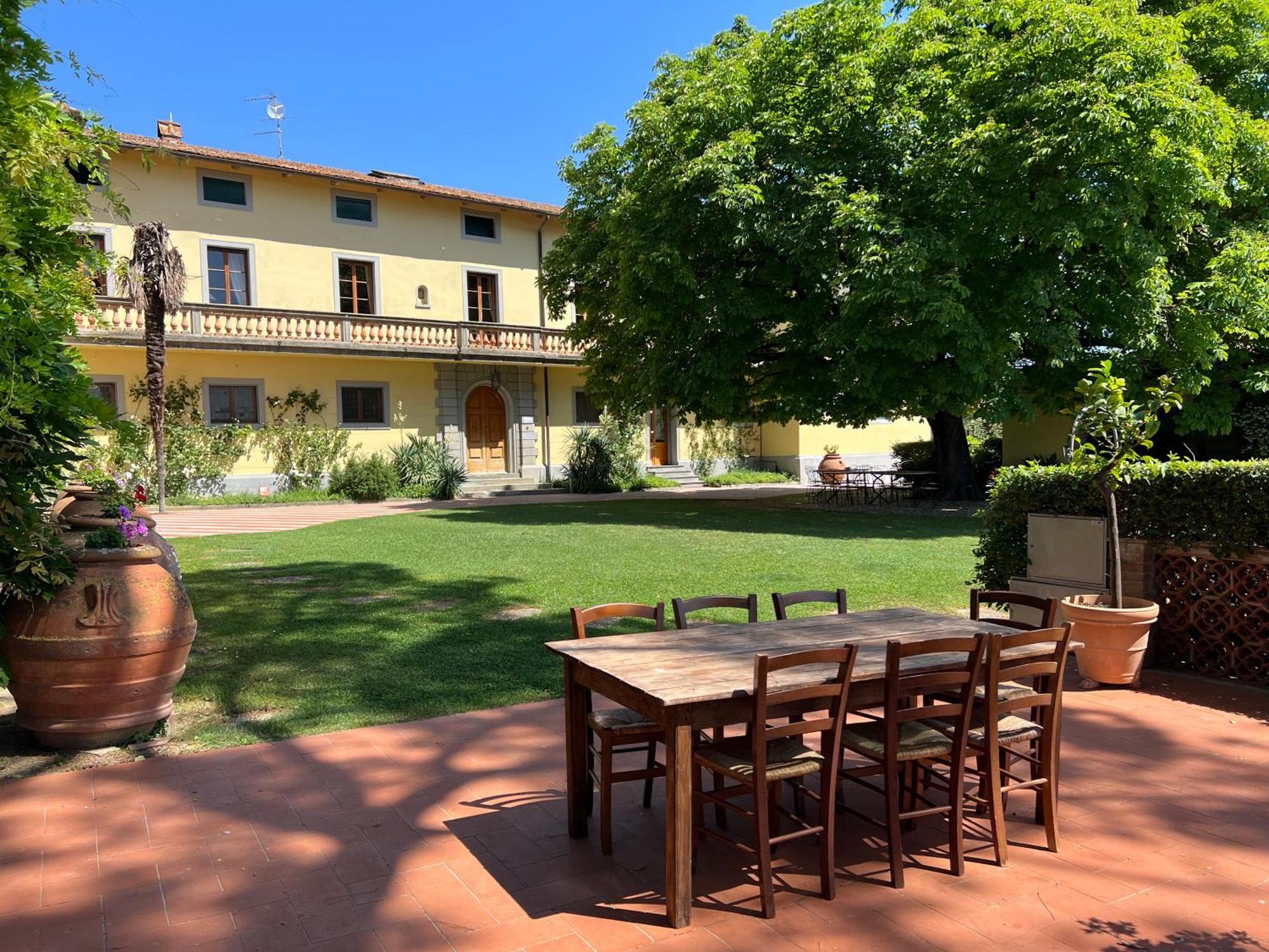 Agriturismo Bio Fattoria Bacio チェルタルド エクステリア 写真