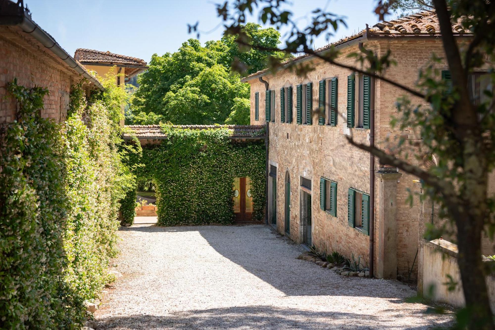 Agriturismo Bio Fattoria Bacio チェルタルド エクステリア 写真