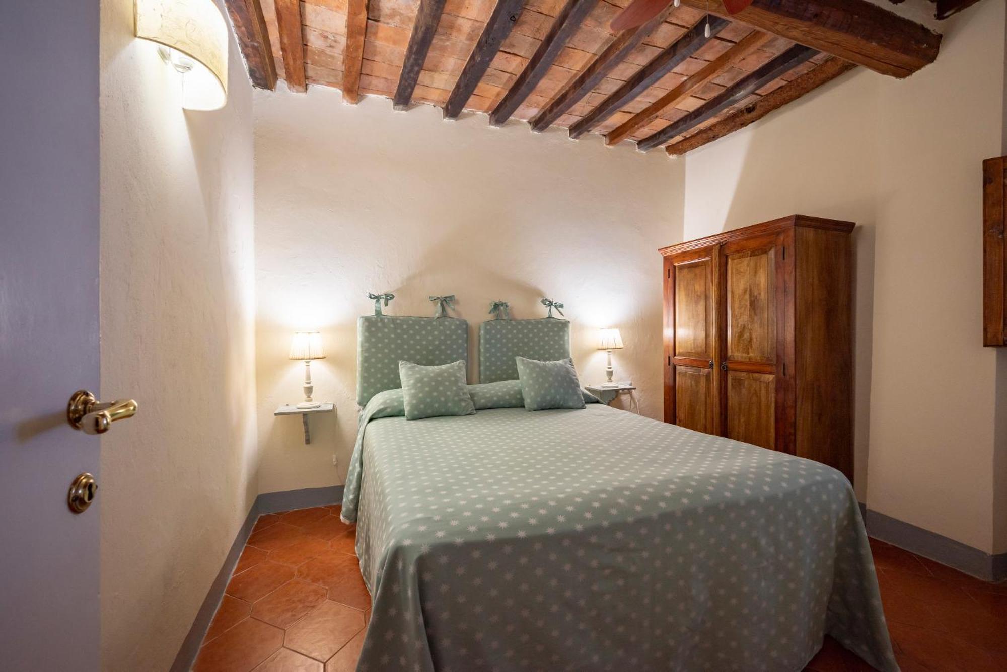 Agriturismo Bio Fattoria Bacio チェルタルド エクステリア 写真