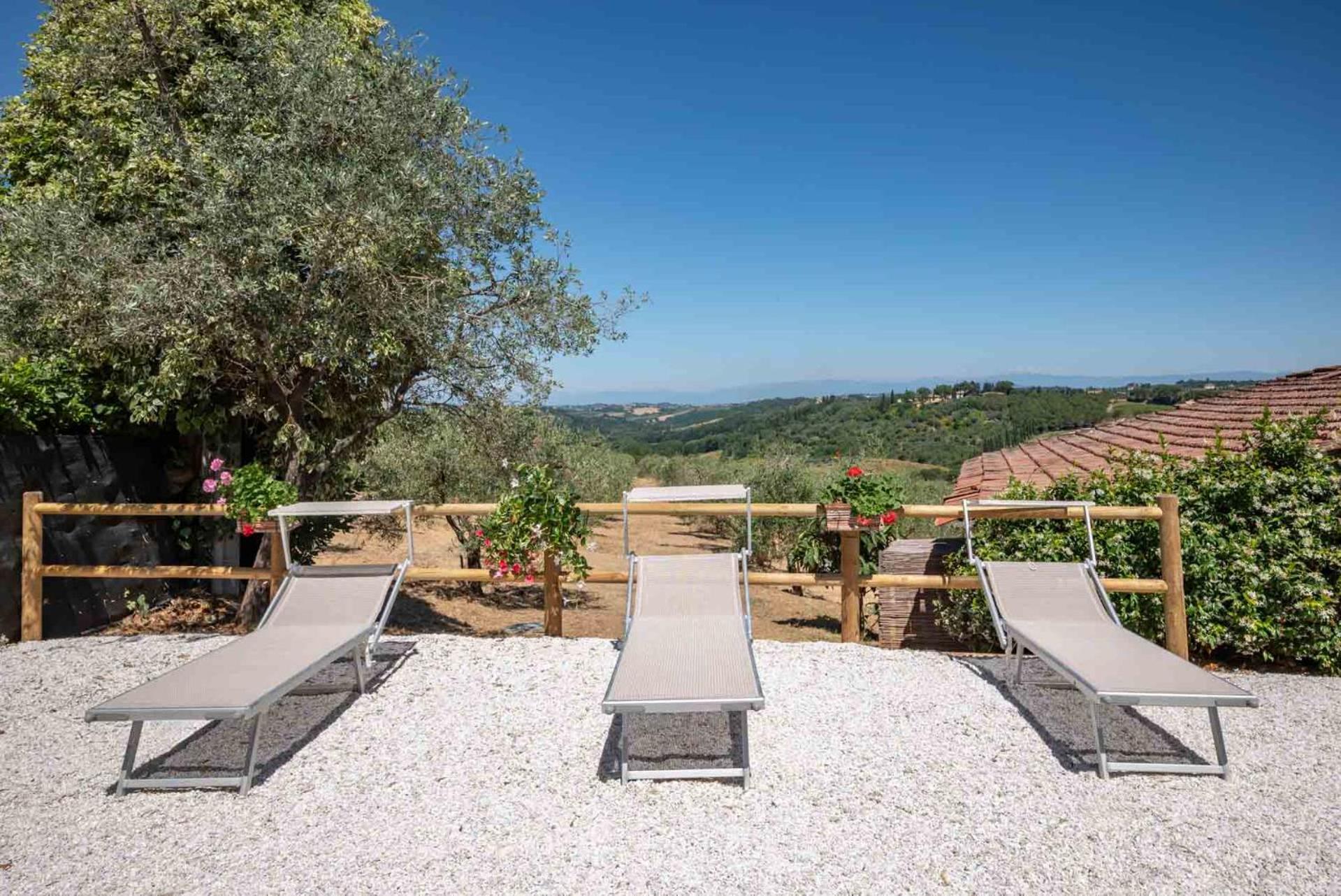 Agriturismo Bio Fattoria Bacio チェルタルド エクステリア 写真
